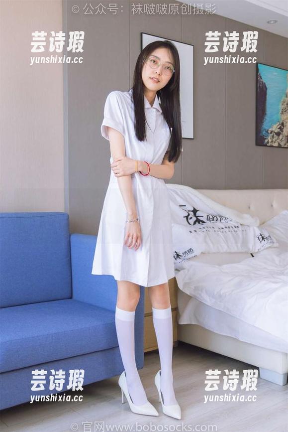 BoBoSocks袜啵啵 - 小沫的美图花絮，裸足暴露太多信息了吧？壁纸拿去吗？