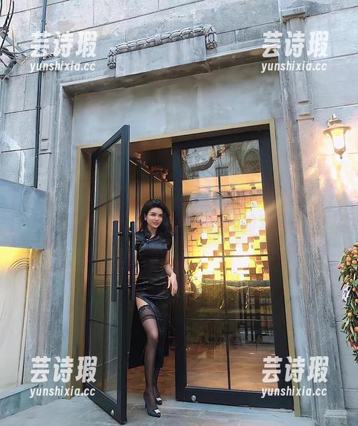 Jessie婕西 微密圈 - 来自Jessie婕西的独特视野:一组纯白,不带任何圣光的套图。