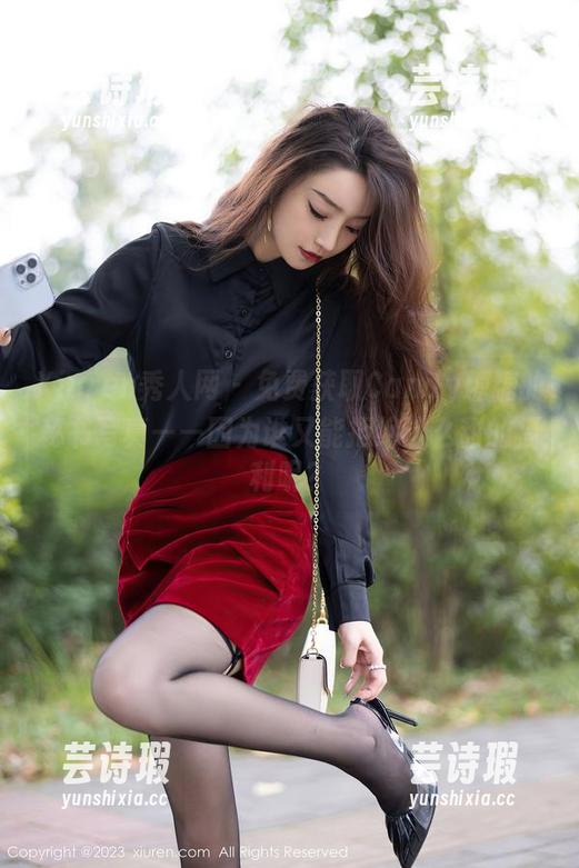 Xiuren秀人网-Candy糖糖 Xiuren秀人网 - 免费获取Candy糖糖的秘书写真——因为谁又能拒绝这么甜的福利呢?
