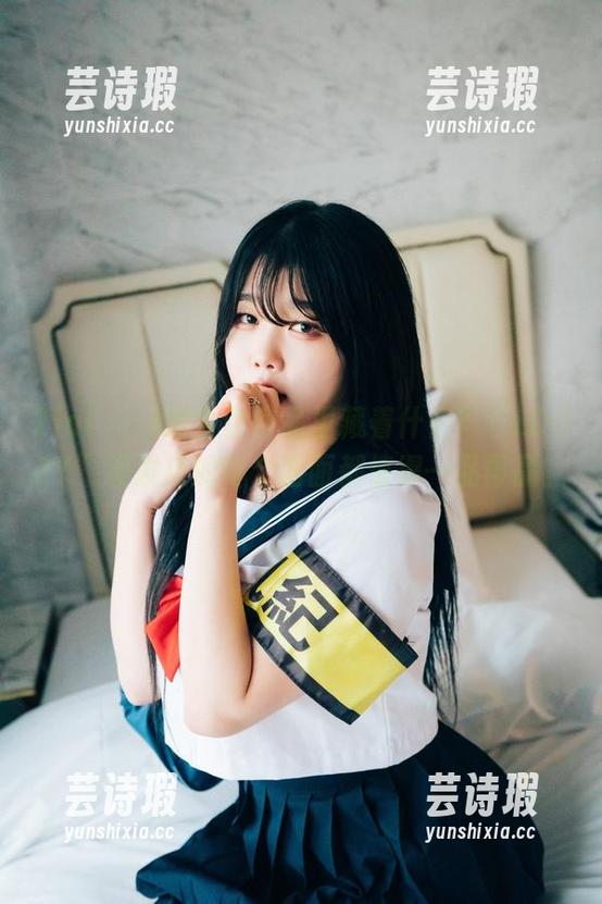 Zia(지아)的全套作品里藏着什么？“LOOZY”理发店的每个画面都值得一品再品。