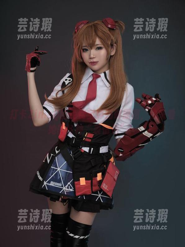 ZinieQ 打卡ZinieQ的免费宝钟玛琳原图,快来看她的各种“表情包”!