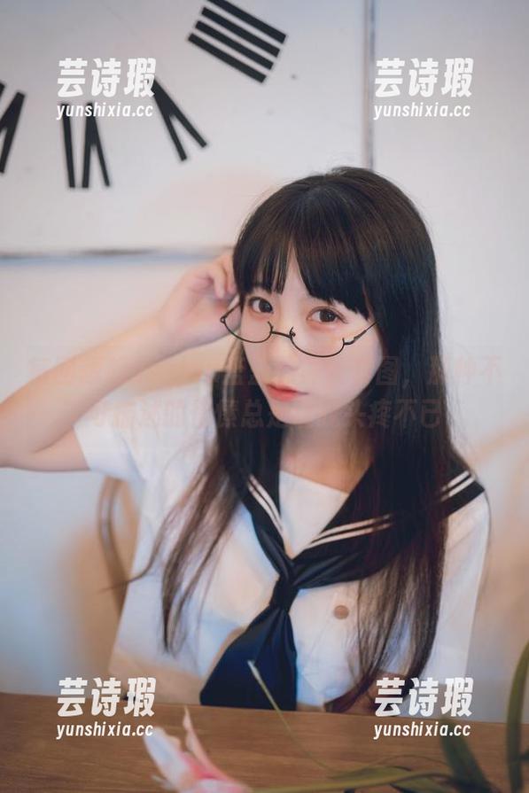 usejan蓝蓝 每回想起usejan蓝蓝的黑丝套图,那种不可描述的情愫总是让我头疼不已
