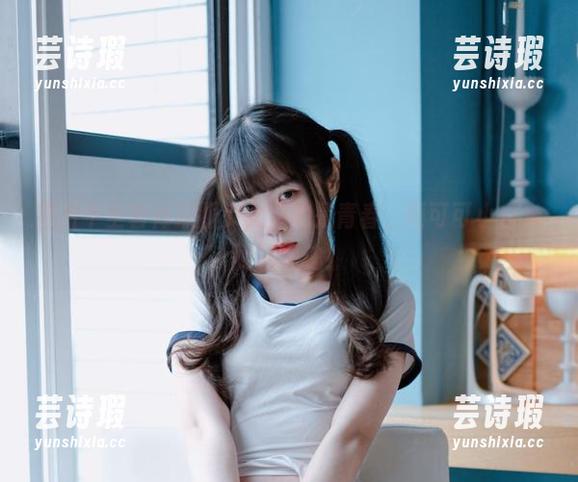 可可小白兔 图片中全套体操服少女穿的是青春,而可可小白兔则是灵魂!