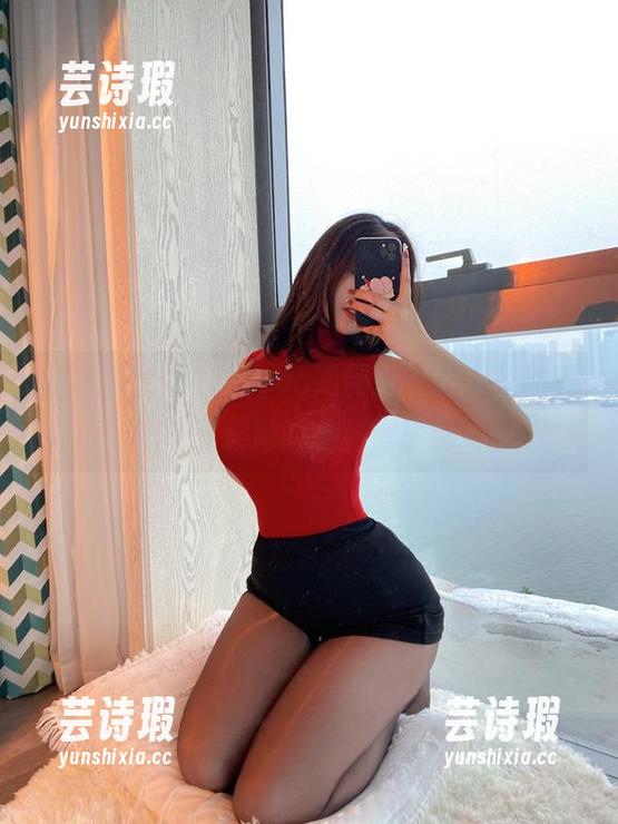 安妮yoo 微密圈 - 看安妮yoo如何把“有人”的树林变成她的小秘密图库