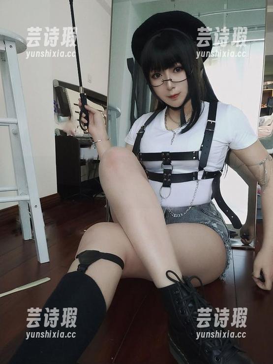 旗袍两人行：小容仔咕咕咕w跟2B高清大战，看得我脑袋都晕了！