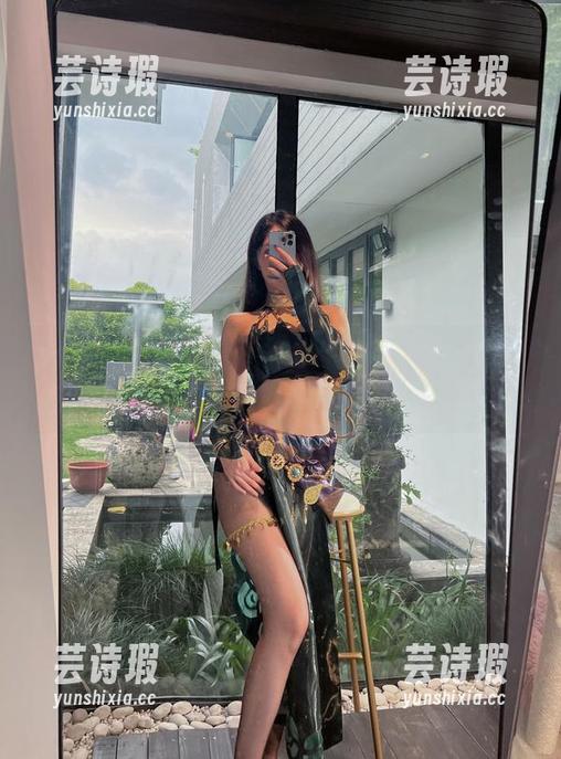 微密圈 - 小玉吃果冻的女王套图，有多少勇敢者下载了？我就看热闹。
