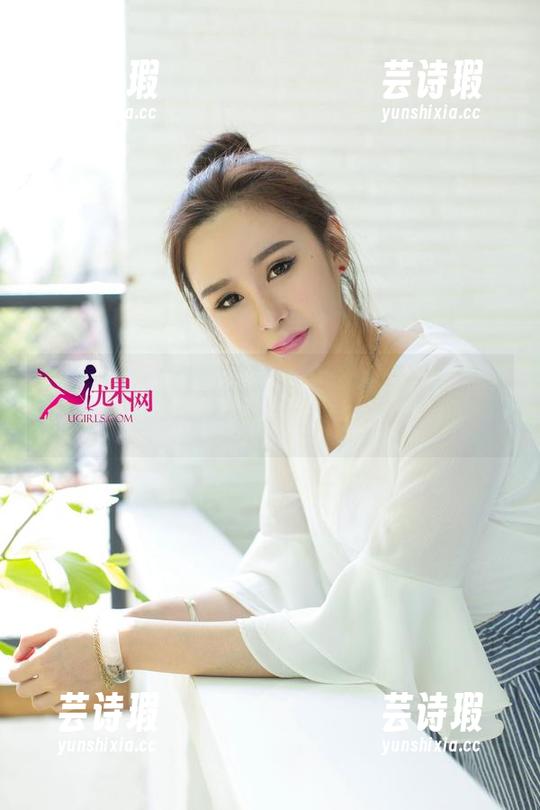 尤果网 - 孙晚桐，学姐变身无圣光写真，仙女也有接地气的一面！
