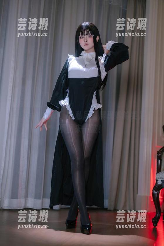 屿鱼yukako 屿鱼yukako,在私房里展现她的美足,原图来一波!