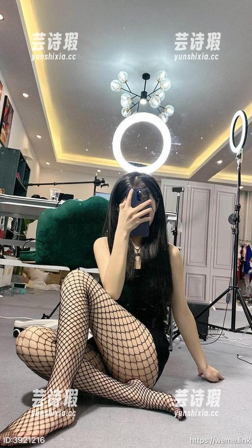 汤圆可甜了 微密圈 - 看汤圆可甜了光鲜职业装原图:我可不想上班,就想回家