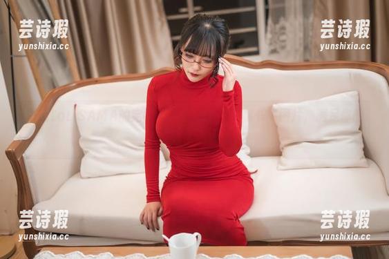 洛璃LoLiSAMA 洛璃LoLiSAMA的定制秀,办公室的“秘书”图片,满足你的好奇心!