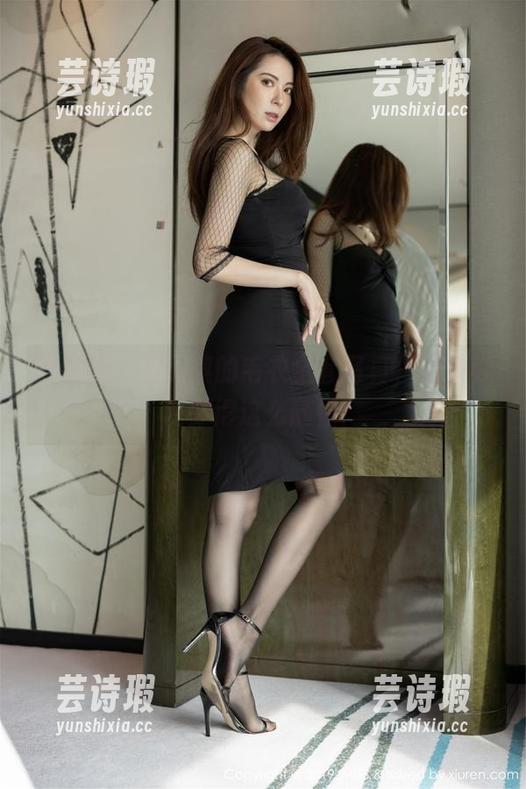 爱蜜社-石心琪 爱蜜社 - 石心琪的毛衣全套写真,原来可以穿得这么随性!