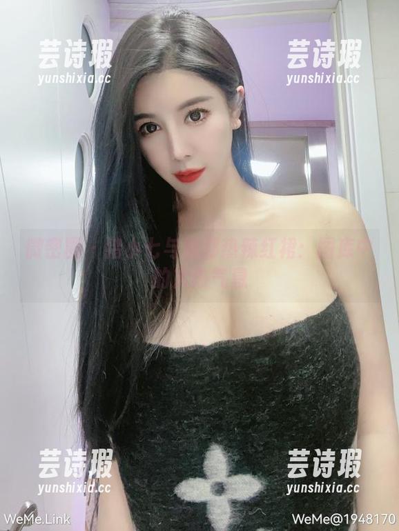 猪小七 微密圈 - 猪小七与她那热辣红裙:图库中的火热气息