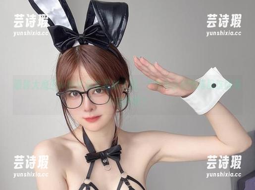 眼酱大魔王w 眼酱大魔王w的作品集更新上线,T恤和白丝的搭配这回有点意外啊?
