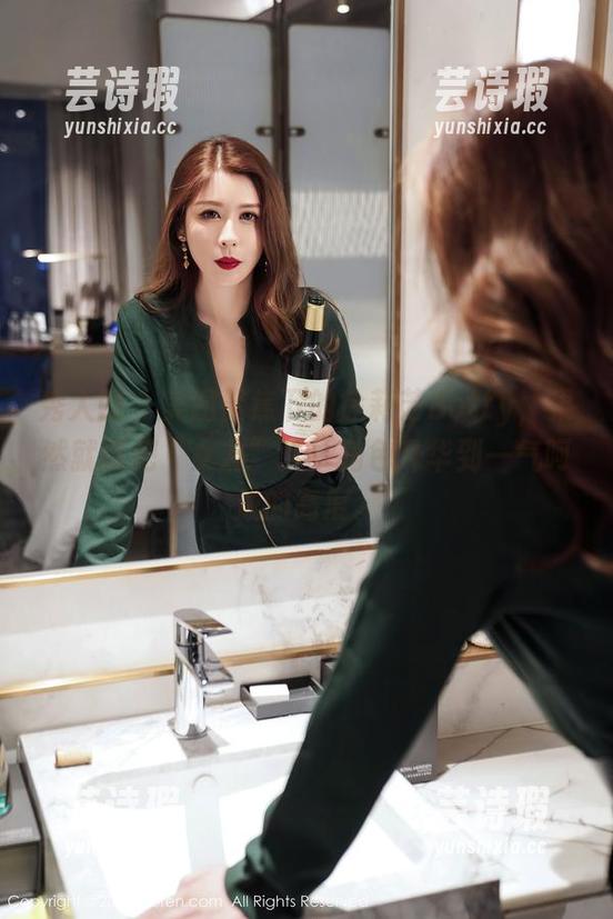 秀人网 - 美图聚焦下的徐莉芝Botty，果然就能把“女友”这一角色升华到一气呵成的高度。