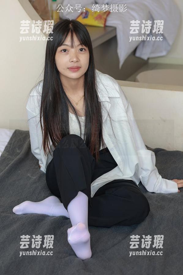 绮梦摄影-佳佳 绮梦摄影 - 佳佳在黑色里游走,写真效果怎么那么“迷离”?