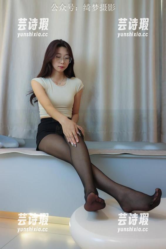 绮梦摄影-露露 绮梦摄影 - 修女?露露说她就是!来看她的写真合集吧!
