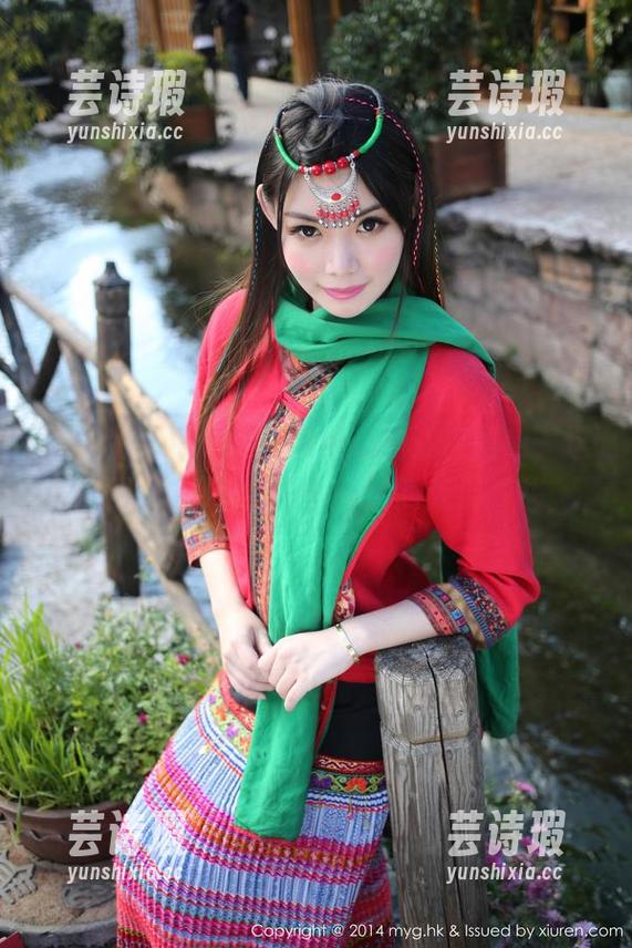 美媛馆-徐微微mia 美媛馆 - 精选徐微微mia的油亮图包,这波更新让我想到了小时候的光滑石头。