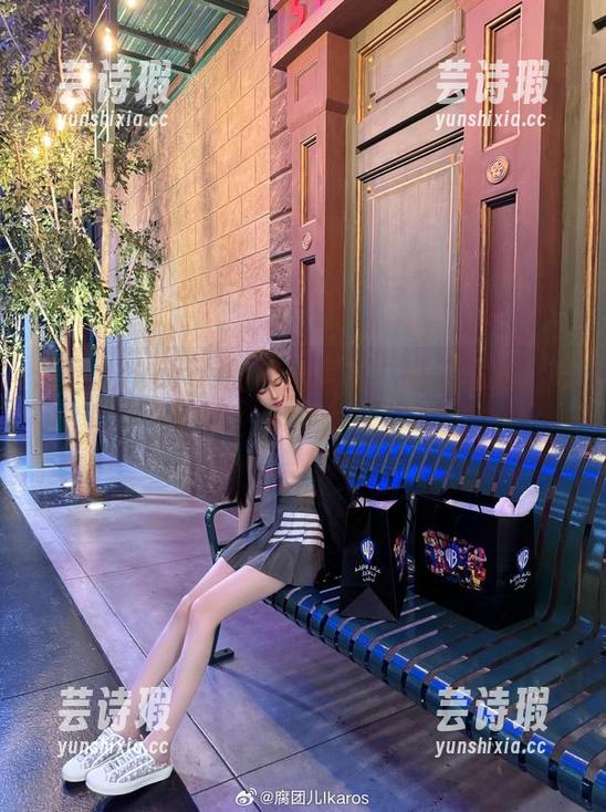腐团儿Ikaros的白丝写真，毫无圣光！网gif吗？