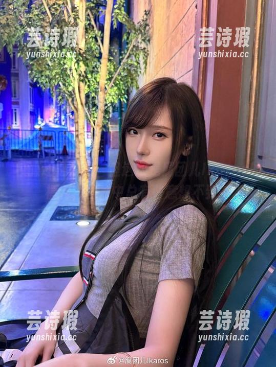 校服还是校服，但这次是腐团儿Ikaros的福利，图片中总有些意想不到？