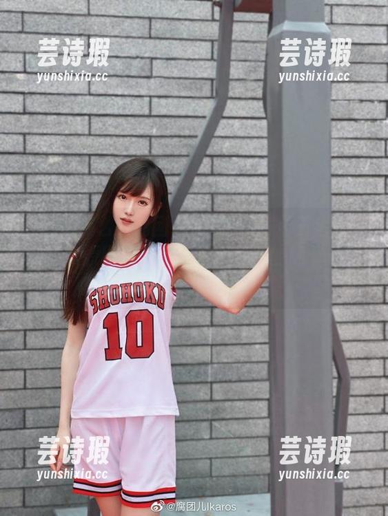 腐团儿Ikaros 到底是什么让腐团儿Ikaros的《王者荣耀荆轲》原图这么引人?照片中的细节让我停不下来!
