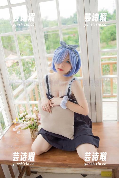 花铃Hana 嫉妒花铃Hana捕蝉的同时,我只想看她照片精选!
