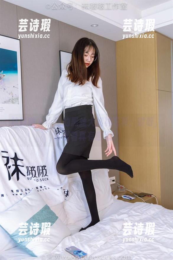 袜啵啵-小沫 袜啵啵 - 小沫的黑丝大腿袜写真:哎呀,这看着真有意思。