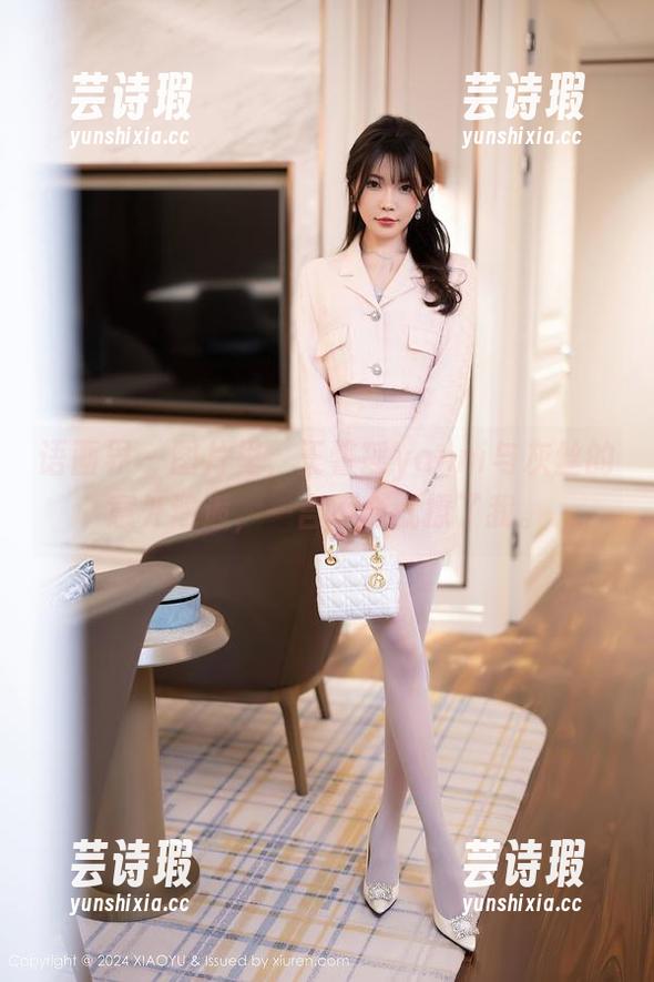 语画界-王馨瑶yanni 语画界 - 图片里,王馨瑶yanni与灰丝的意外邂逅,一言不合就撩了我。