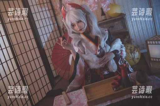 看铁板烧鬼舞w的写真，泳装cos竟然能get这种风格？
