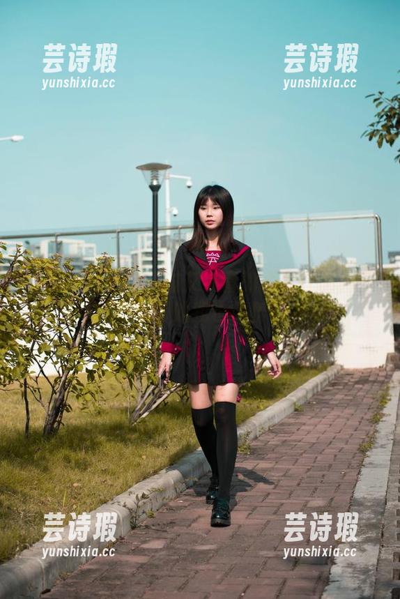 魔镜街拍-艾小青 魔镜街拍 - 你见过艾小青的睡衣作品吗?这样软萌的我也是醉了。