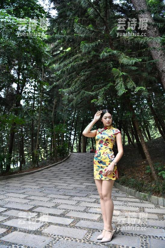 魔镜街拍 听说魔镜街拍的沙发休闲装写真能引发新一波潮流,信不信由你!