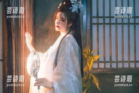 鹿八岁baby 简单的灰丝,竟能在鹿八岁baby的cosعالم中变成不简单的魅力分享
