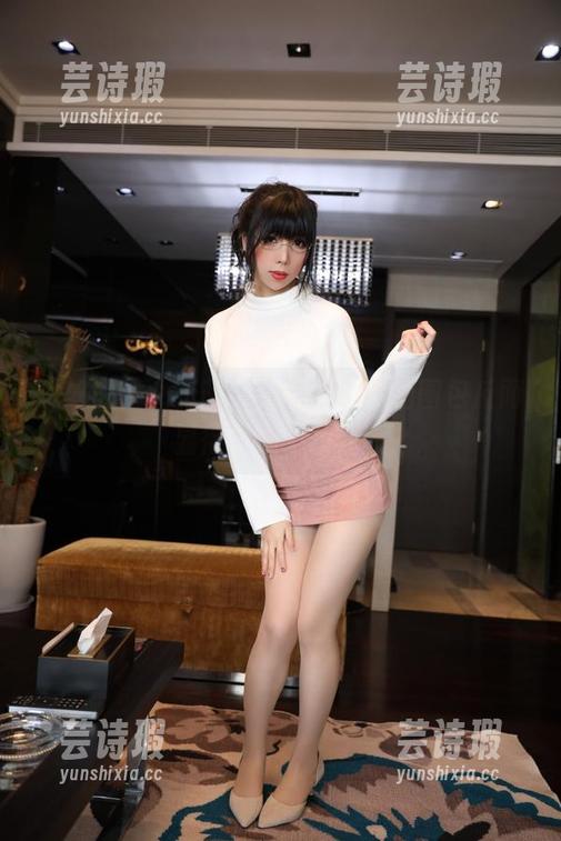 鹿野希 说好的兔女郎呢,鹿野希的私拍图包反而显得更加不正经。