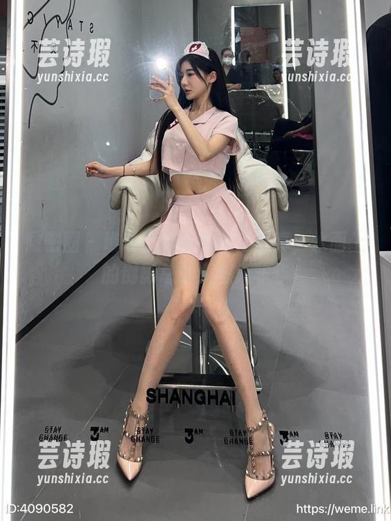 黎允熙 微密圈 - 瞧瞧黎允熙的泳池写真,水面上的倒影总让人想入非非