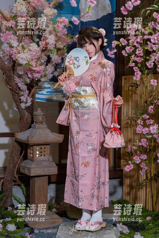 黏黏团子兔 泳衣什么的不要紧,黏黏团子兔这美图才最抢戏!